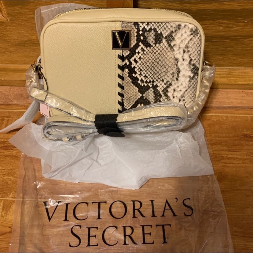Victoria Secret Top Zip Crossbody purse